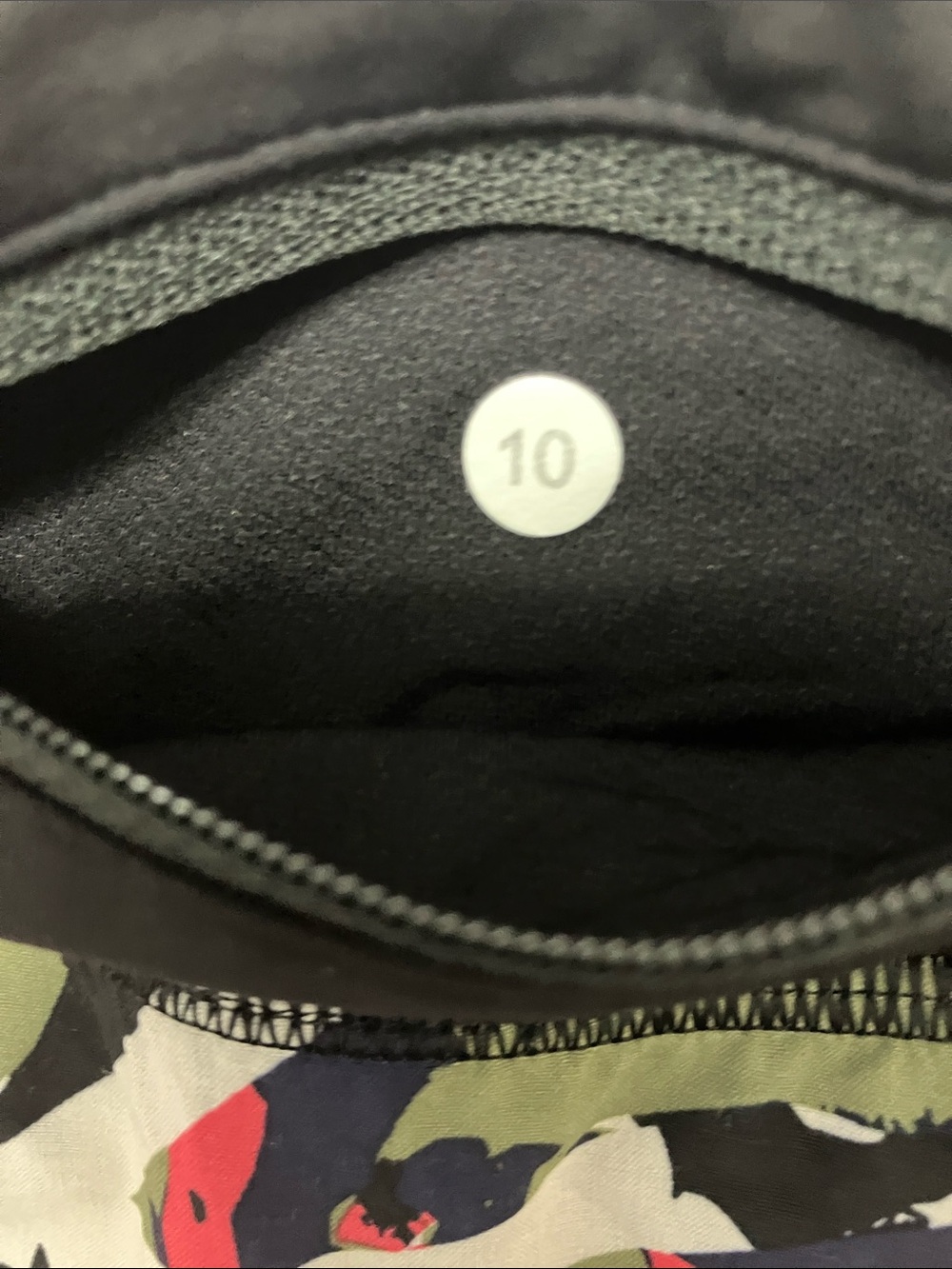 Lululemon Speed Short 2.5” Sz 10 in Pop Cut Boom Juice Multi/Black - Picture 7 of 12